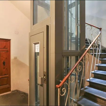 Apartament Moderno Con Ascensore